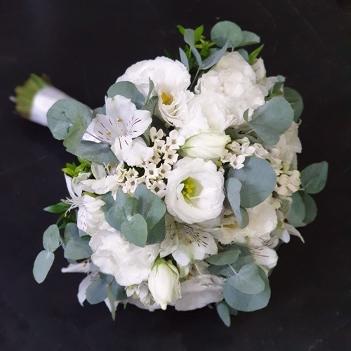 Lisyantus Bridal Hand Bouquet