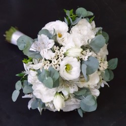 Lisyantus Bridal Hand Bouquet 1