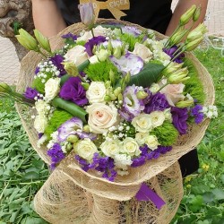 Purple Lisyanthus 6 Rose Bouquet