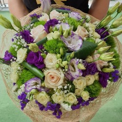 Purple Lisyanthus 6 Rose Bouquet 2